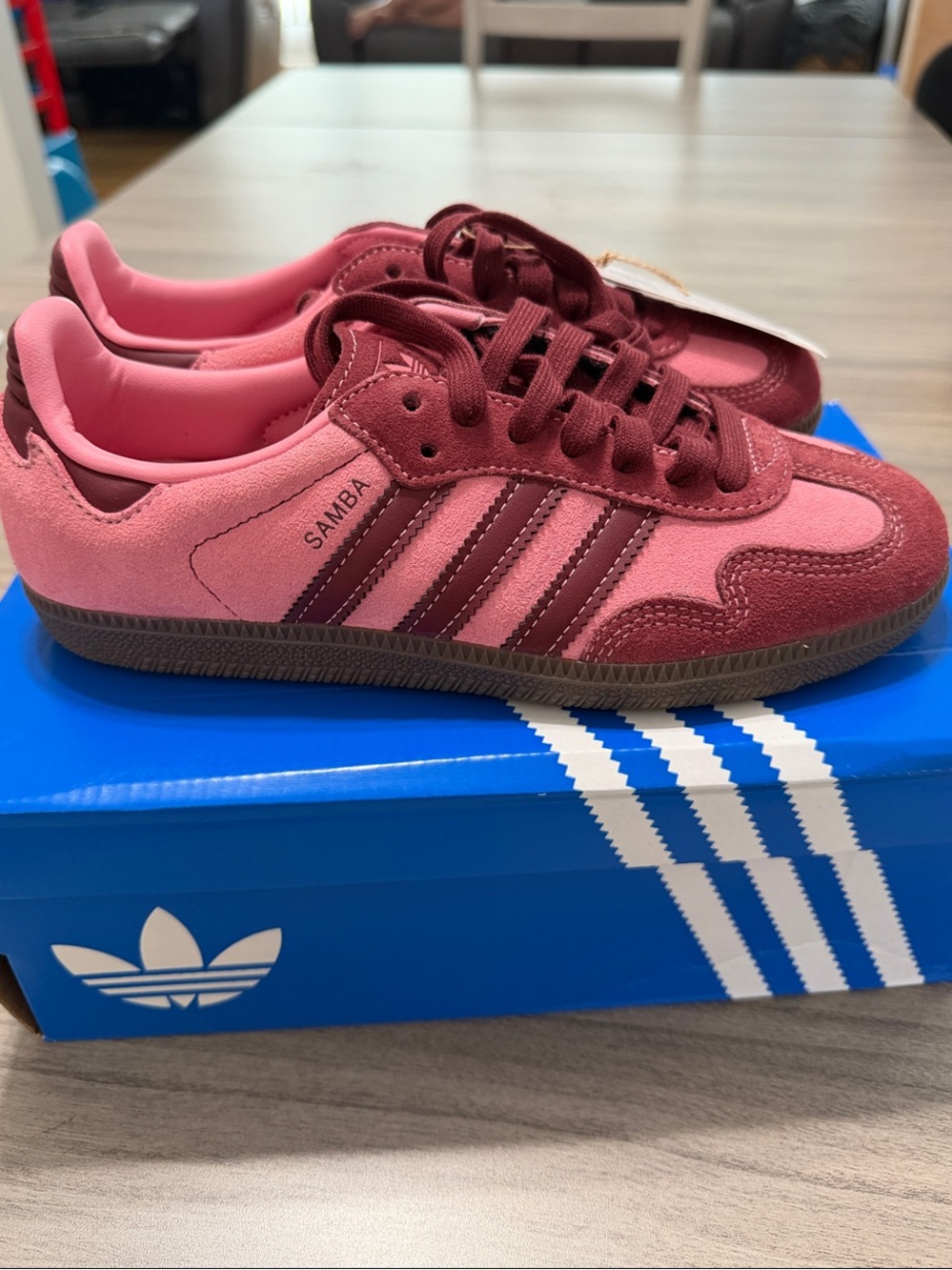 Adidas Samba Women’s Sneakers in Burgundy and Pink (Roseti/gum buttons) - Picture 3 of 7